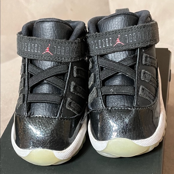 Jordan 11 - Picture 2 of 5